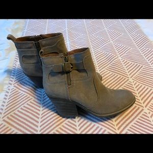Lucky boots size 7.5